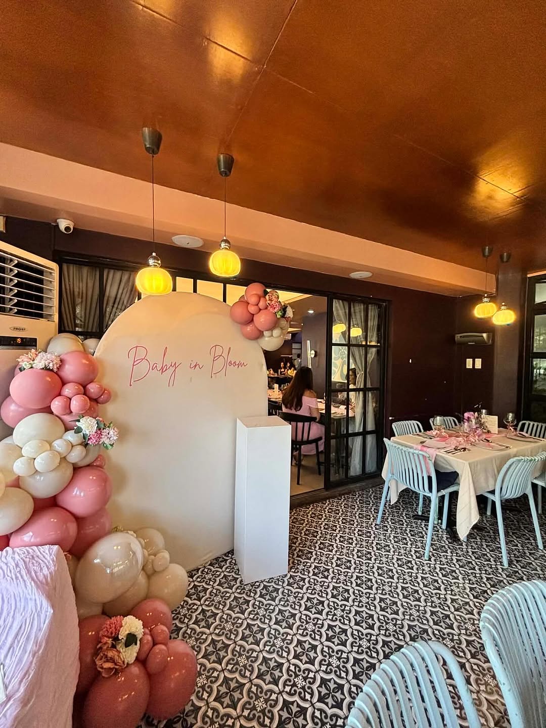 Flossom floral dining